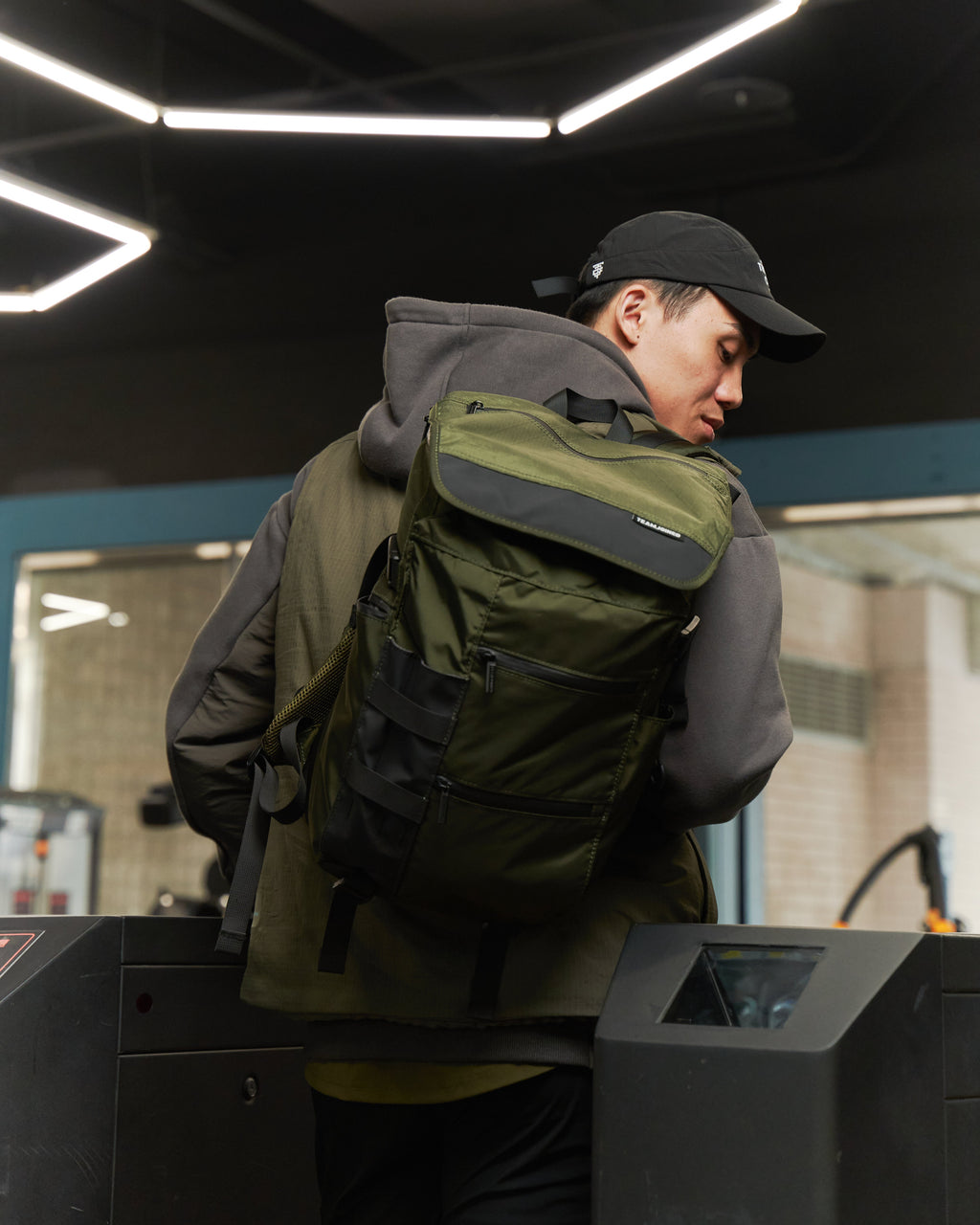 color_army green