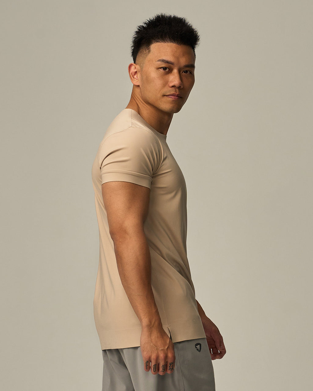 color_Light Khaki