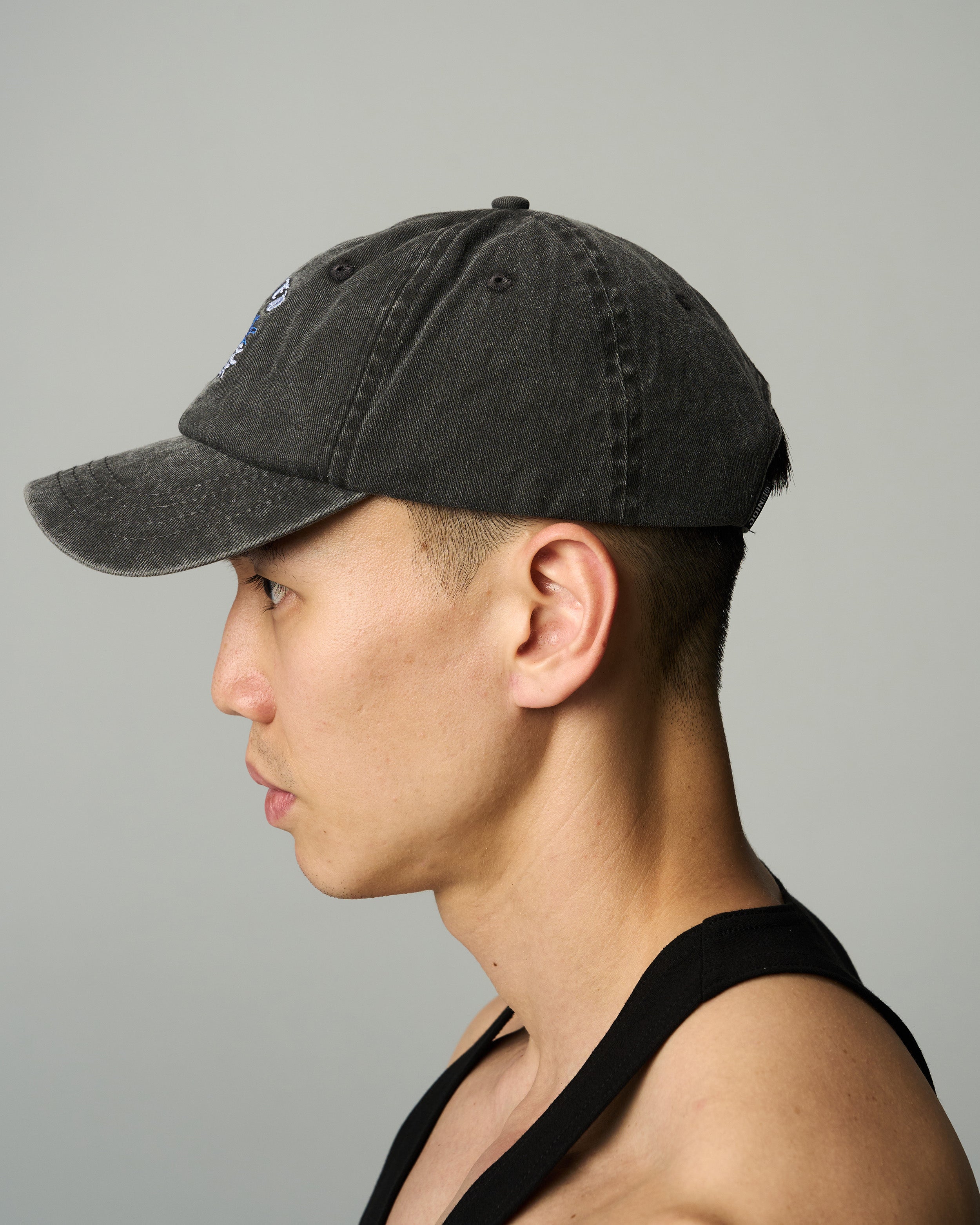color_Washed Black