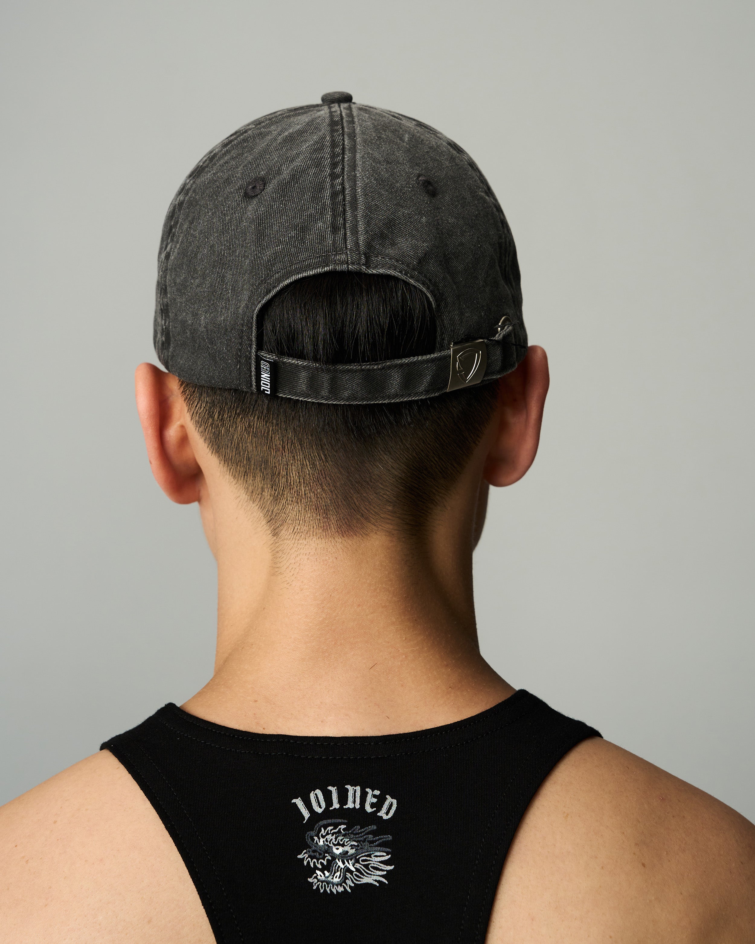 color_Washed Black
